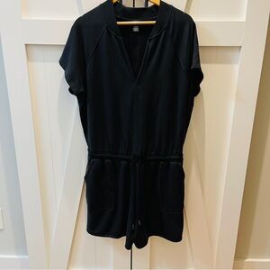 Athleta Balance Black Short Sleeve Romper size XL